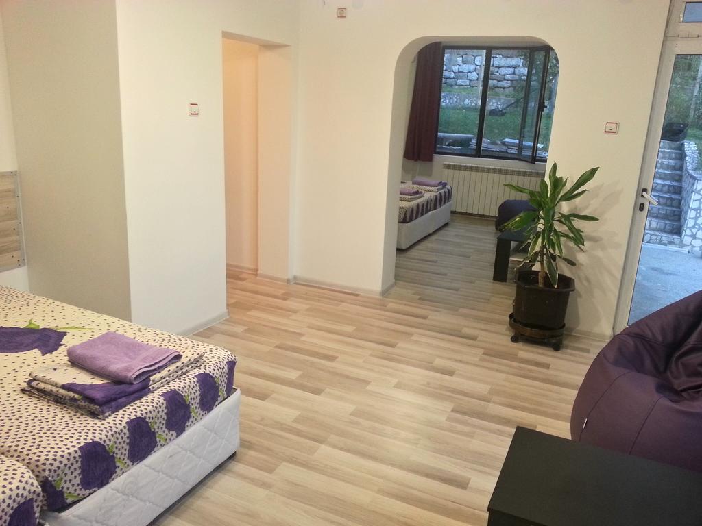 Guest House Bedrock เบโลกราดชิก ภายนอก รูปภาพ