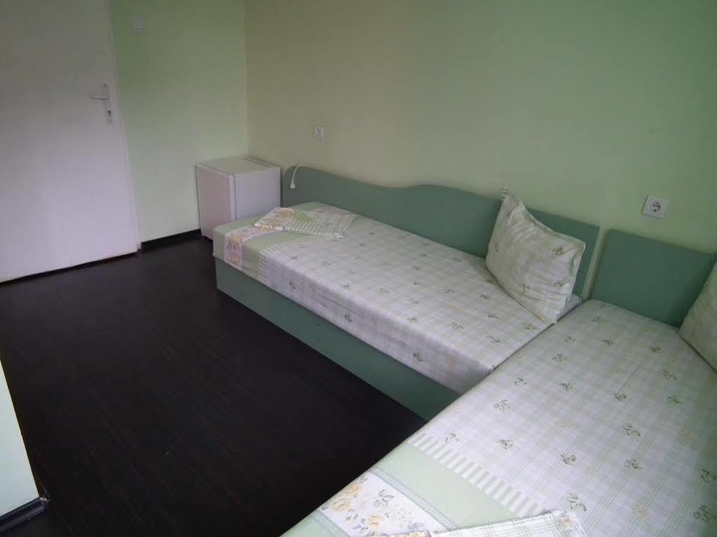 Guest House Bedrock เบโลกราดชิก ภายนอก รูปภาพ
