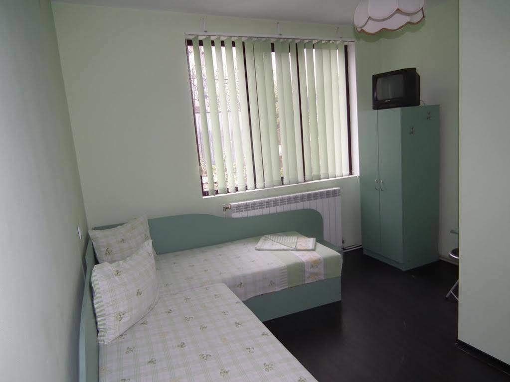 Guest House Bedrock เบโลกราดชิก ภายนอก รูปภาพ