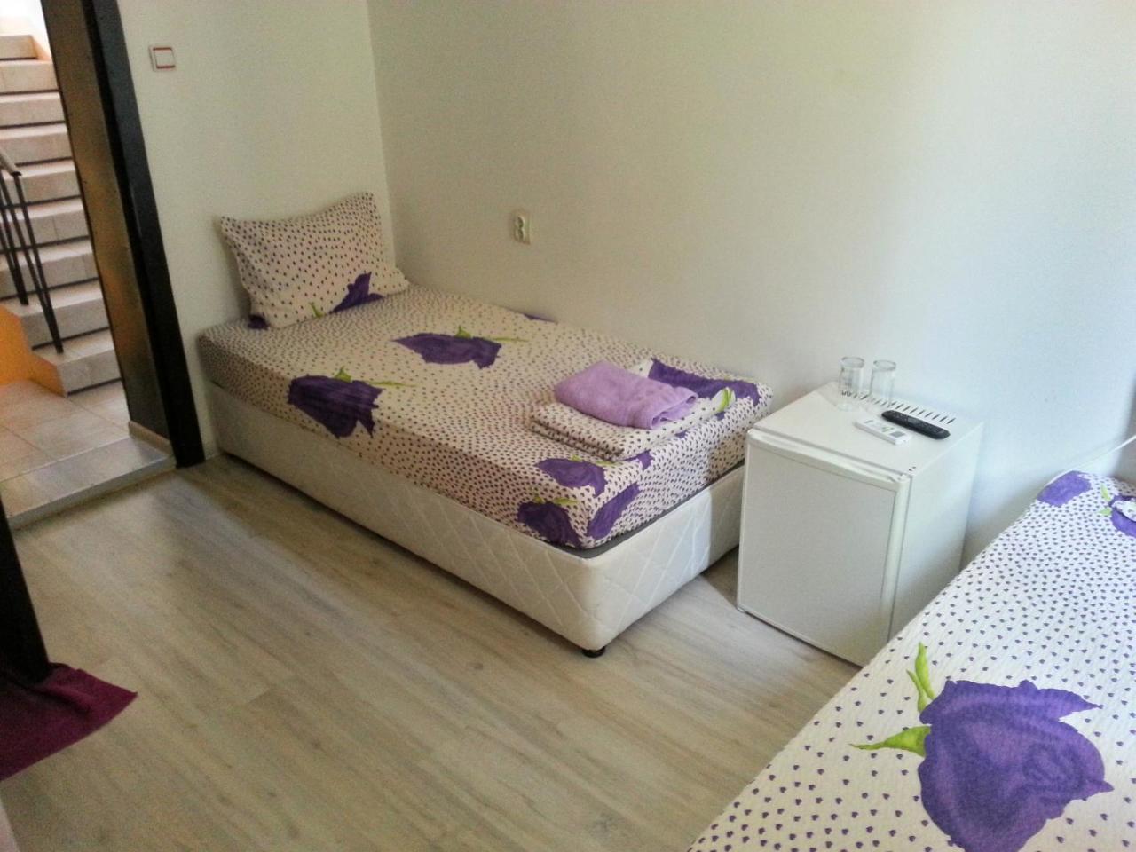 Guest House Bedrock เบโลกราดชิก ภายนอก รูปภาพ